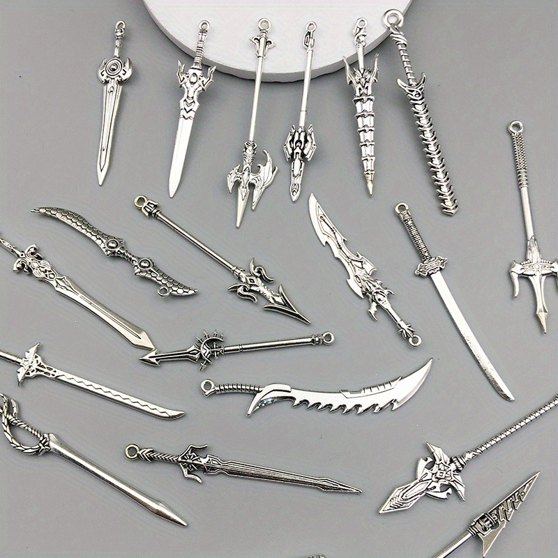 Vintage Fashion Stores - ランダム10/20個入り レトロミニ武器ペンダント シルバーソードスピアペンダント DIY手作りブレスレット ネックレス キーチェーン